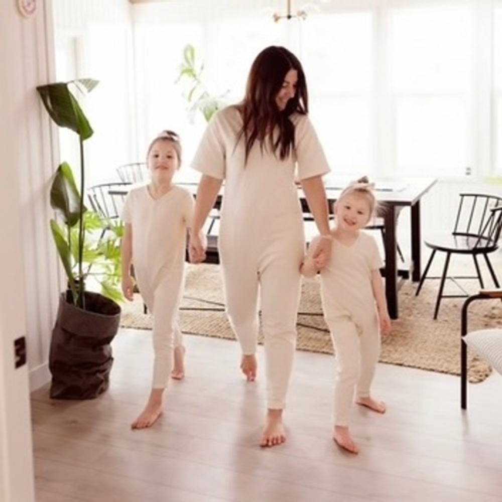 SMASH + TESS Sunday Romper Women Large Oatmeal Loungewear Short Sleeve V-Neck